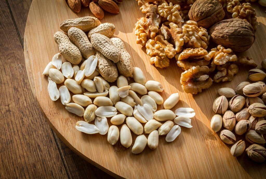 08 Amazing Benefits of Eating Peanuts.